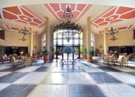 Španělský hotel Barcelo Marbella s halou