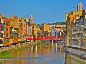 Pohled na město Girona ve Španělsku