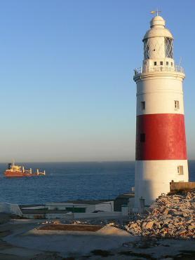 Gibraltar s majákem ve Španělsku