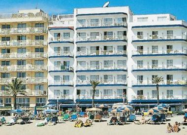 Pohled na španělský hotel Mar Ski, Costa Brava