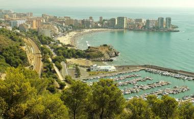 Pobřeží španělského letoviska Oropesa del Mar