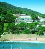 Pohled na španělský hotel Hostalillo, Costa Brava