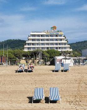 Costa Brava a hotel Tropic Park s pláží